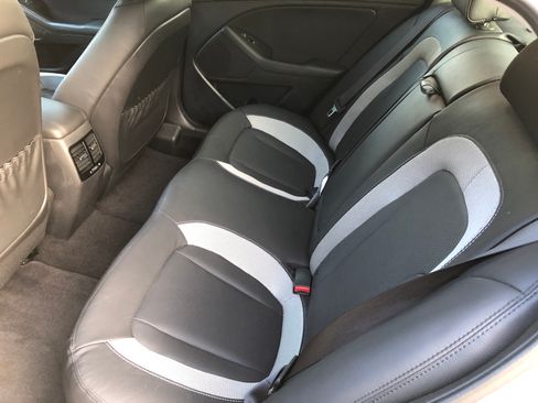 Used 2011 Kia Optima SX w/ Premium Touring Pkg image 8