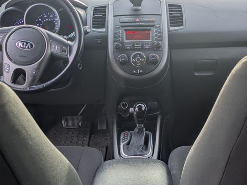 Used 2013 Kia Soul + image 21
