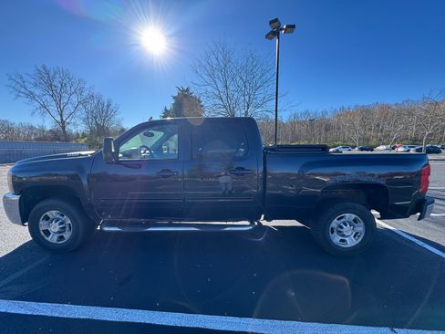 Used 2010 Chevrolet Silverado 2500 LTZ w/ Convenience Package image 4
