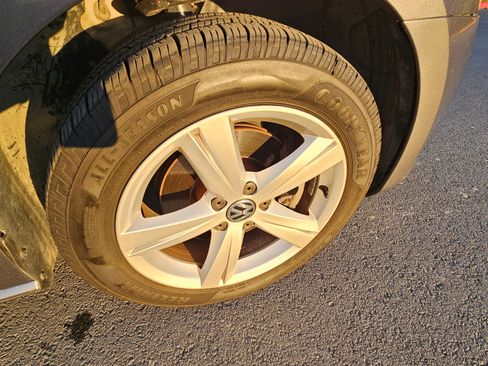 Used 2013 Volkswagen Passat 2.5 SE image 15