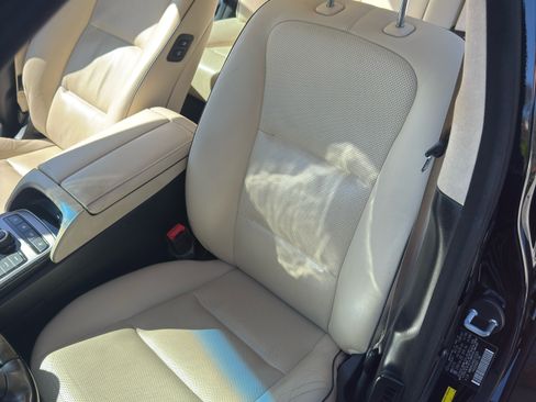 Used 2016 Hyundai Equus Signature image 12