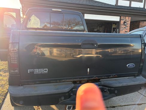 Used 2004 Ford F350 XLT image 6