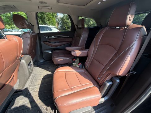 Used 2018 Buick Enclave Avenir w/ Avenir Technology Package AWD/4WD image 22