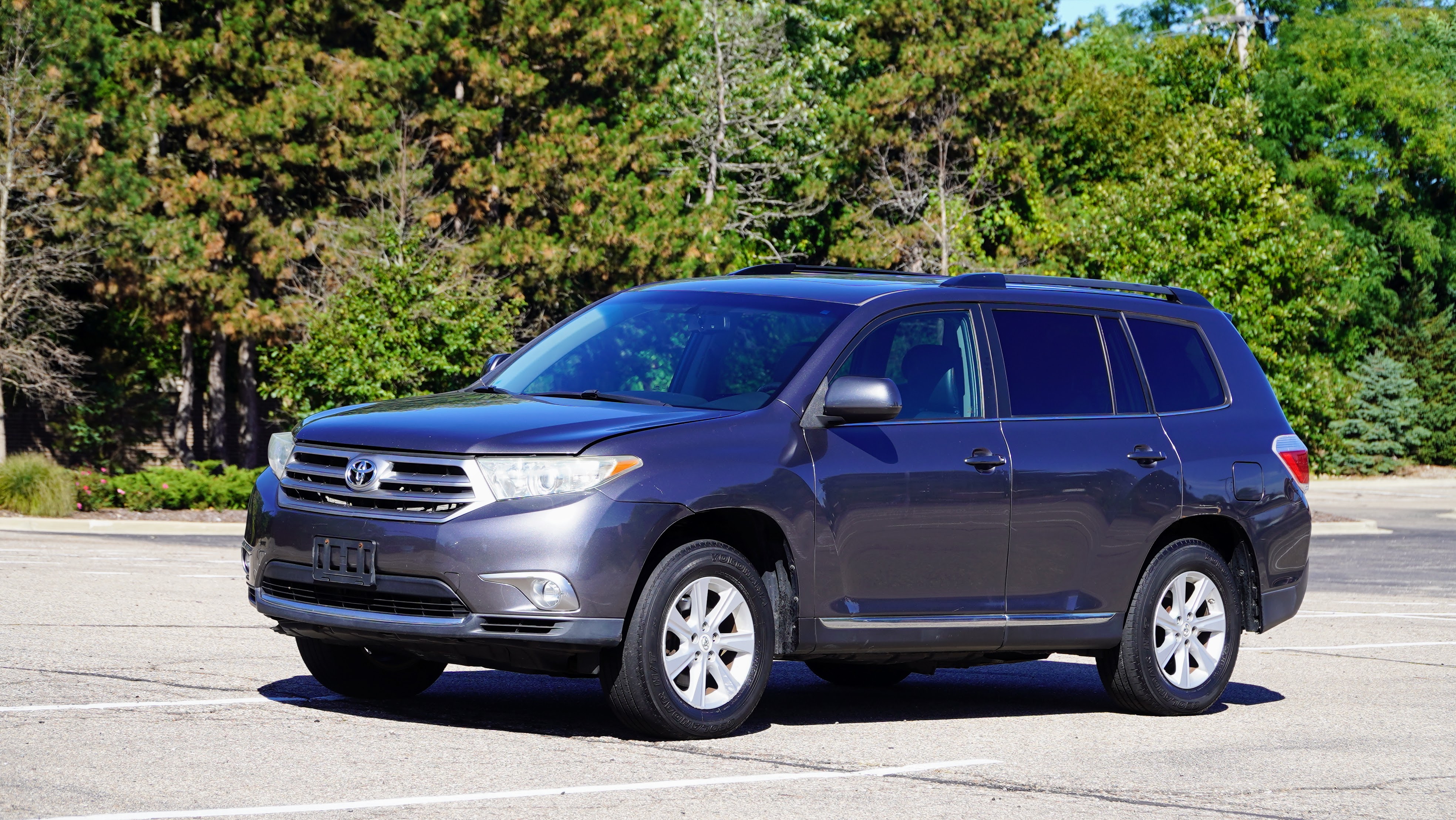 Used 2011 Toyota Highlander SE w/ Tow Pkg AWD/4WD image 1
