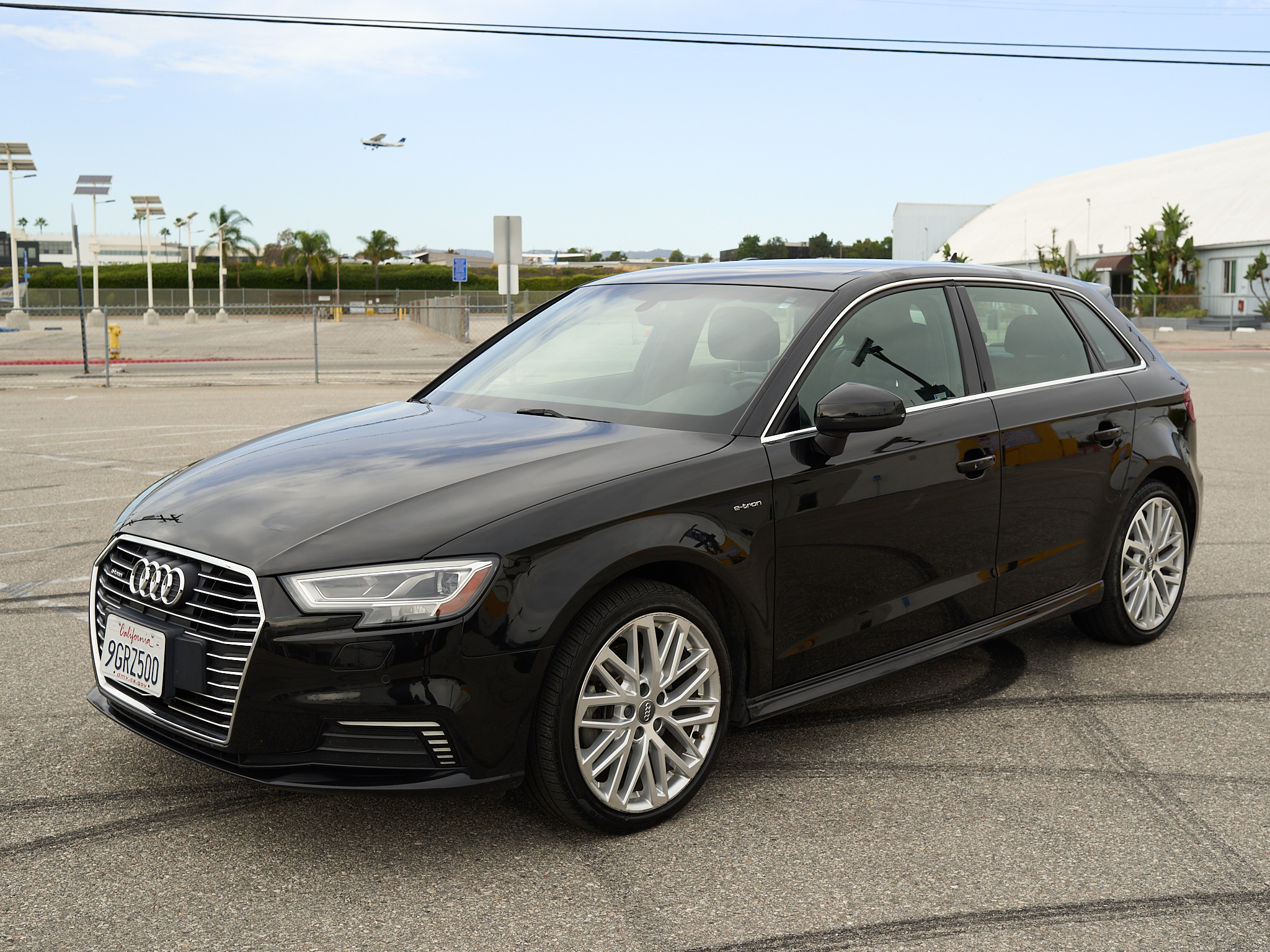 Used 2018 Audi A3 e-tron Premium Plus w/ Premium Plus Package FWD image 1