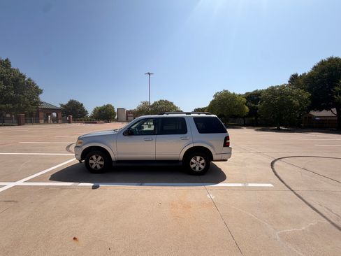 Used 2009 Ford Explorer XLT RWD image 5