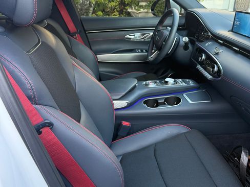 Used 2025 Genesis GV70 2.5T w/ Sport Prestige Package image 11