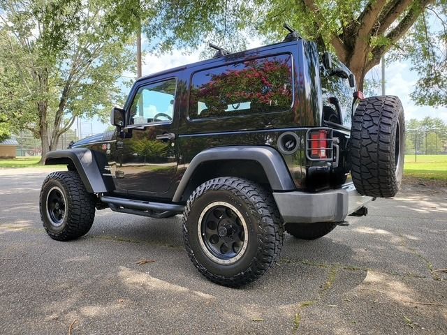 Used 2012 Jeep Wrangler Sahara w/ Connectivity Group AWD/4WD image 5
