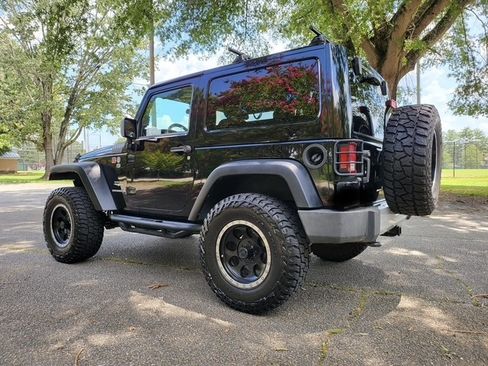 Used 2012 Jeep Wrangler Sahara w/ Connectivity Group AWD/4WD image 5