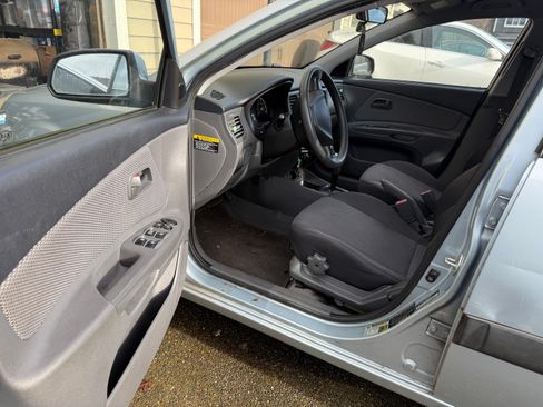 Used 2009 Kia Rio5 w/ PWR Pkg image 5