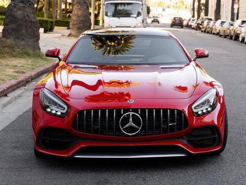 Used 2020 Mercedes-Benz AMG GT Coupe image 2