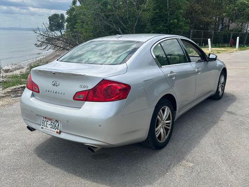 Used 2013 INFINITI G37 x Sedan w/ Premium Pkg AWD/4WD image 2