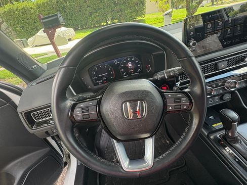 Used 2024 Honda Civic Sport Touring image 5