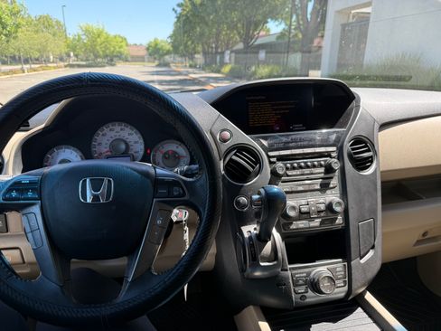 Used 2012 Honda Pilot Touring image 12