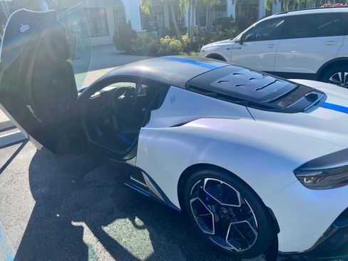Used 2022 Maserati MC20 Coupe RWD image 4