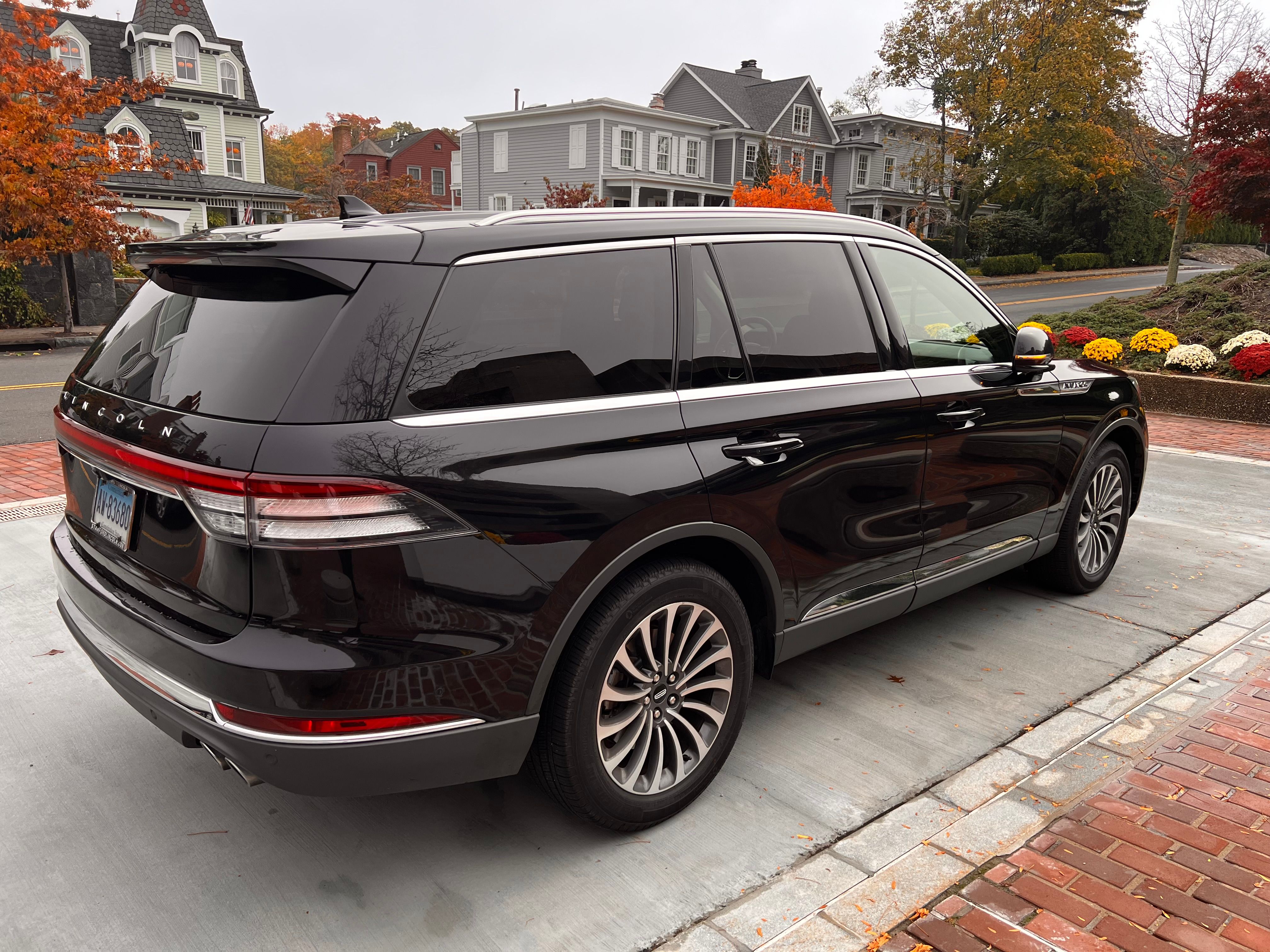Used 2020 Lincoln Aviator Reserve w/ Equipment Group 201A AWD/4WD image 2