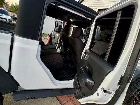 Used 2020 Jeep Gladiator Sport w/ Quick Order Package 24S image 17