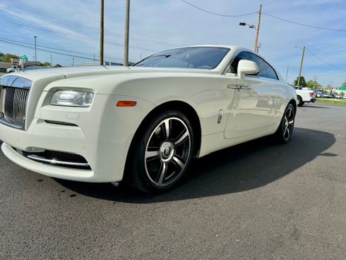 Used 2015 Rolls-Royce Wraith RWD image 17
