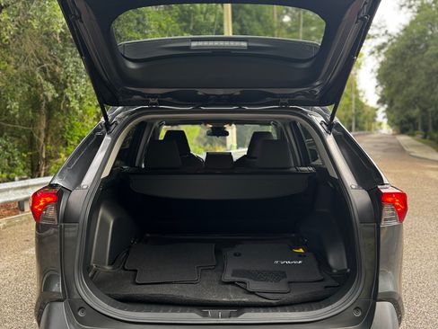 Used 2019 Toyota RAV4 XLE FWD image 10