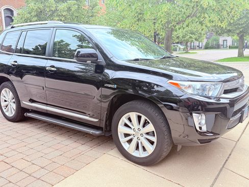 Used 2013 Toyota Highlander Limited AWD/4WD image 32