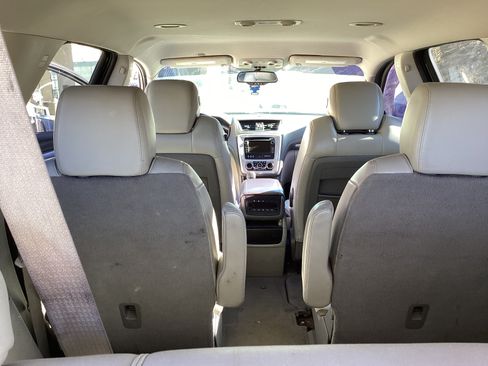 Used 2013 GMC Acadia SLT image 12