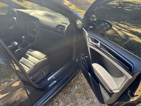 Used 2015 Volkswagen GTI SE image 13