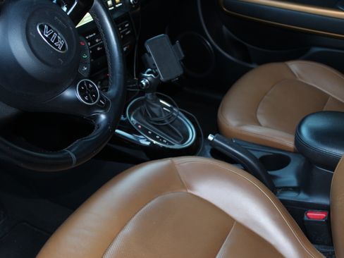 Used 2015 Kia Soul ! w/ Sun & Sound Package image 11