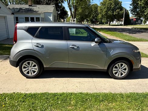 Used 2022 Kia Soul LX FWD image 14