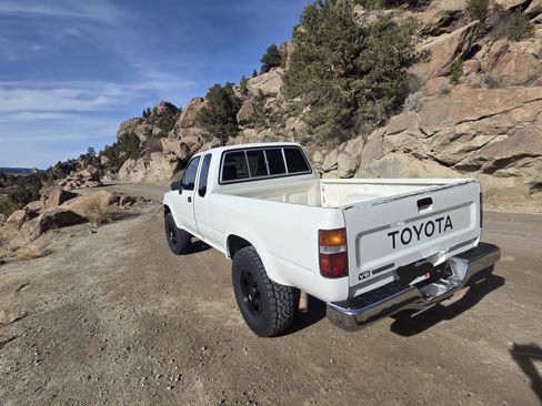 Used 1993 Toyota Pickup Deluxe image 8