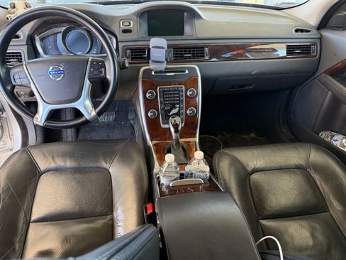 Used 2014 Volvo XC70 3.2 image 14