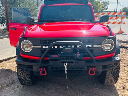 Used 2023 Ford Bronco Black Diamond w/ Sasquatch Package AWD/4WD image 2