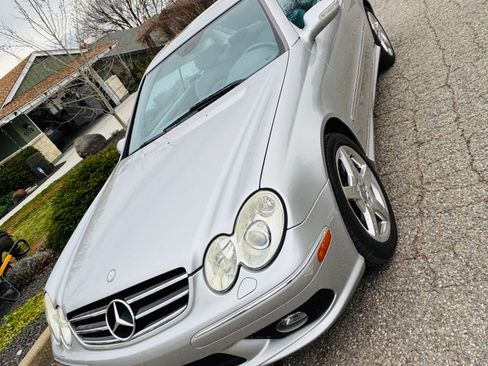 Used 2005 Mercedes-Benz CLK 500 Coupe image 2