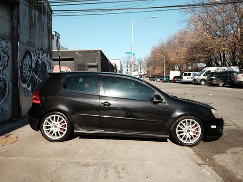 Used 2006 Volkswagen GTI 2.0T 2-Door image 19
