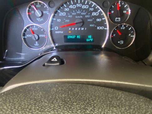 Used 2022 Chevrolet Express 2500 Extended image 11