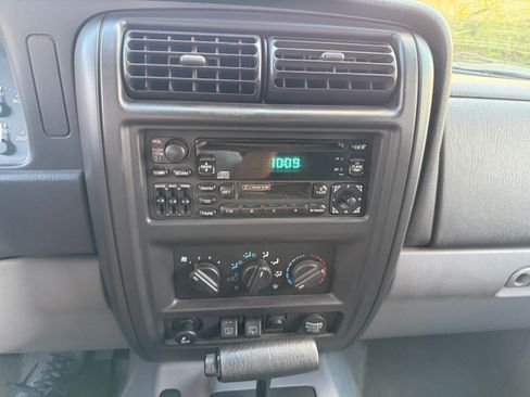 Used 1998 Jeep Cherokee Sport AWD/4WD image 18