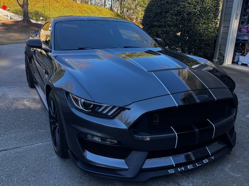Used 2017 Ford Mustang Shelby GT350 image 4