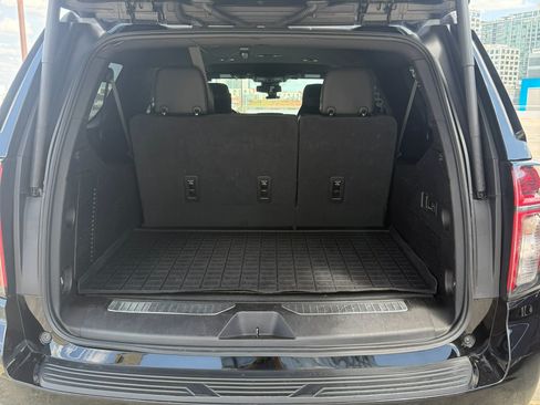 Used 2023 Chevrolet Suburban Premier image 11