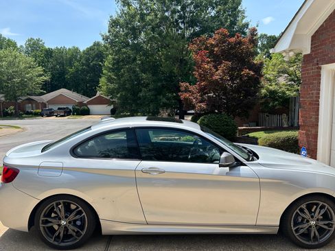Used 2016 BMW M235i Coupe RWD image 10