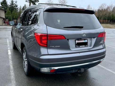 Used 2017 Honda Pilot Touring image 4