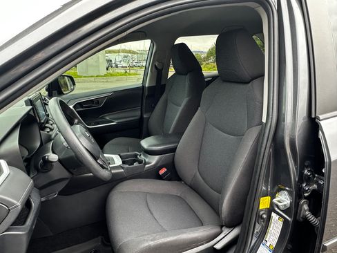 Used 2020 Toyota RAV4 LE w/ All Weather Liner Package image 4