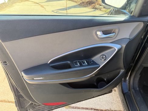 Used 2017 Hyundai Santa Fe Sport image 18