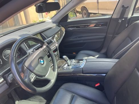 Used 2013 BMW 740i image 5