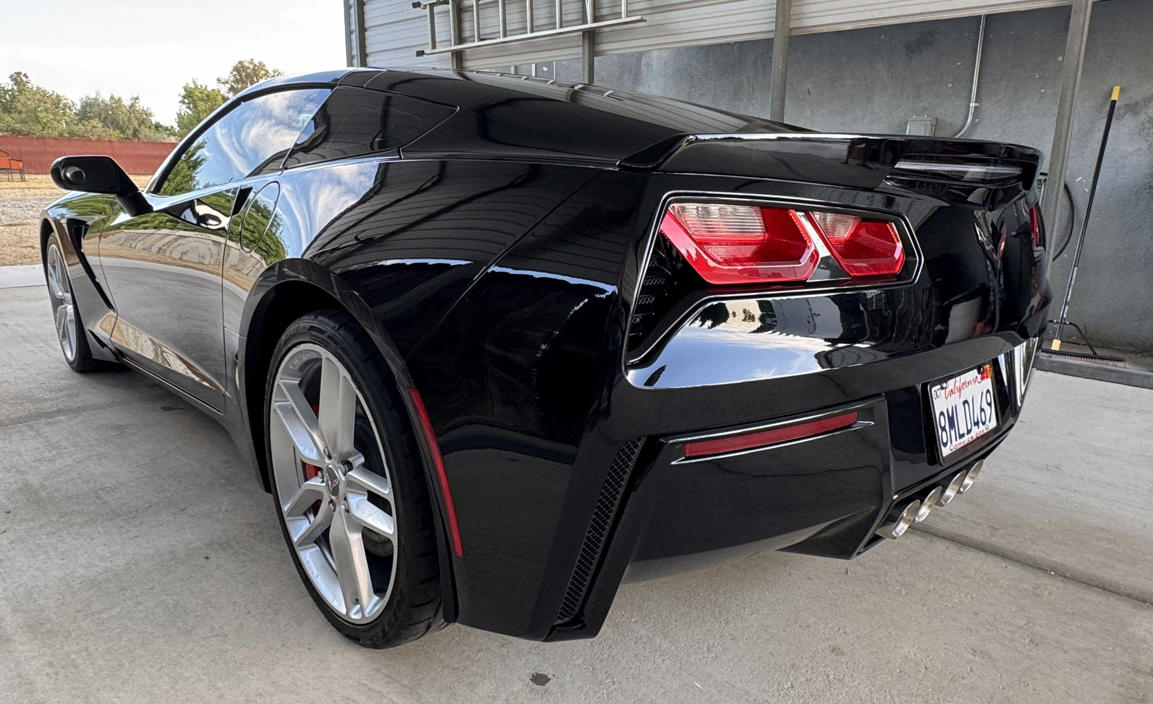 Used 2019 Chevrolet Corvette Stingray Coupe w/ Carbon Flash Badge Package RWD image 10