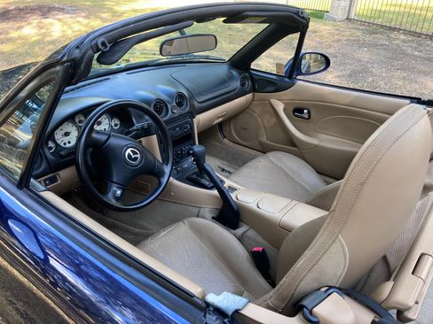 Used 2002 MAZDA MX-5 Miata LS image 5