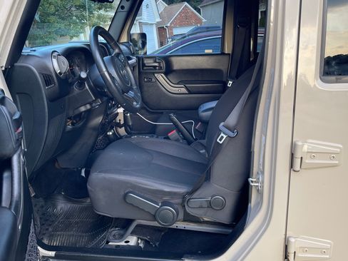 Used 2016 Jeep Wrangler Unlimited Sport w/ Quick Order Package 24S image 9