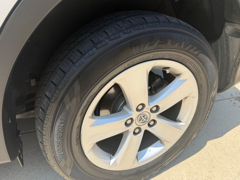 Used 2013 Toyota RAV4 XLE FWD image 12