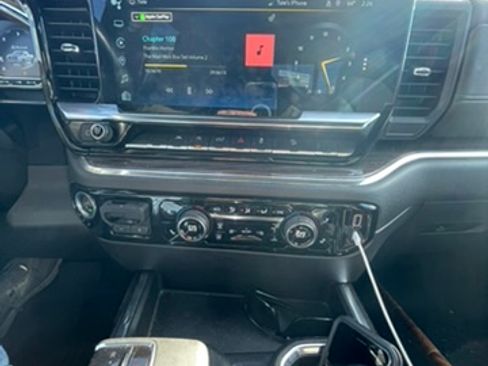 Used 2023 Chevrolet Silverado 1500 LT Trail Boss w/ Convenience Package II image 10