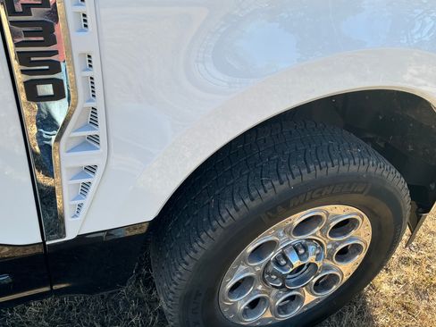 Used 2024 Ford F350 King Ranch w/ FX4 Off-Road Package image 12