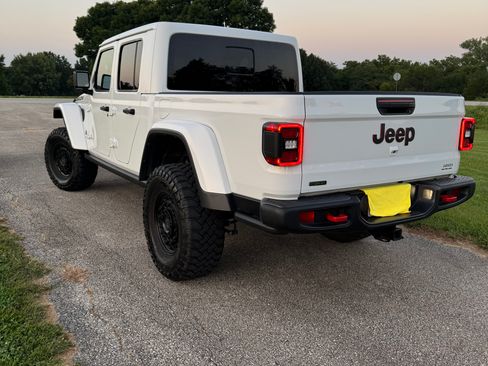 Used 2022 Jeep Gladiator Rubicon w/ LED Lighting Group AWD/4WD image 11