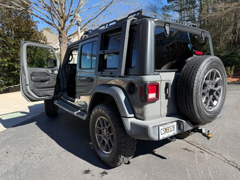 Used 2018 Jeep Wrangler Unlimited Sport S image 8